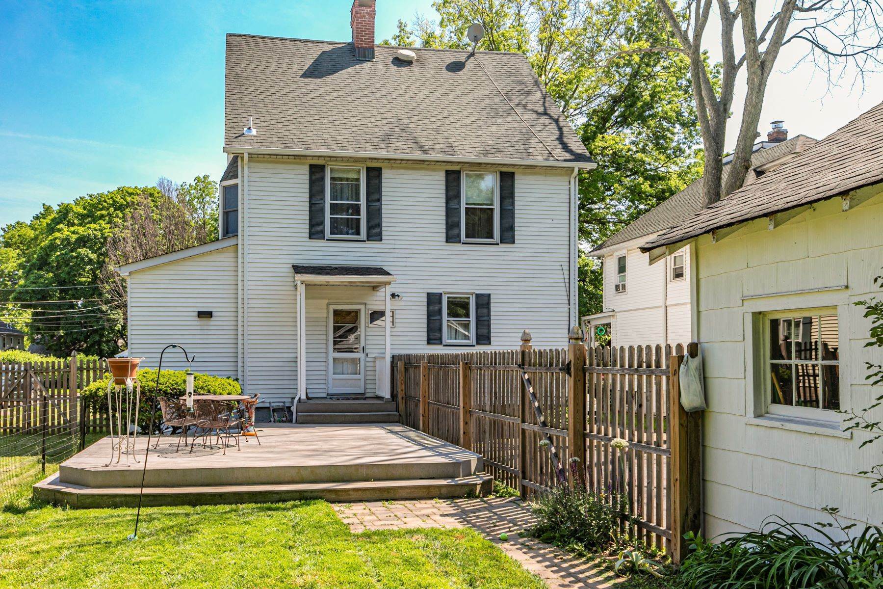 26. Single Family Homes for Sale at Put This On Your 'Must See' List! 29 East Spring Street, Somerville, New Jersey 08876 United States