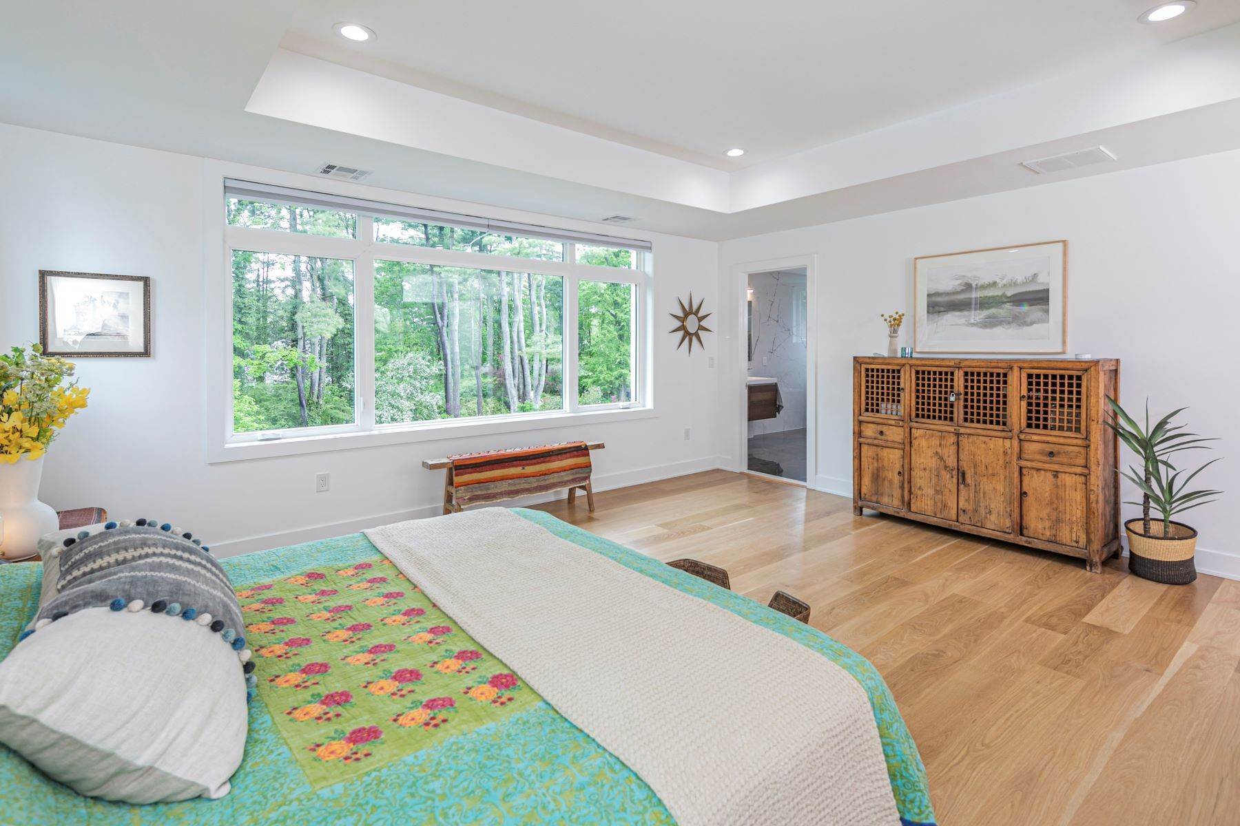 26. Single Family Homes for Sale at Style-Forward, High-End Modern Living 522 Prospect Avenue, Princeton, New Jersey 08540 United States