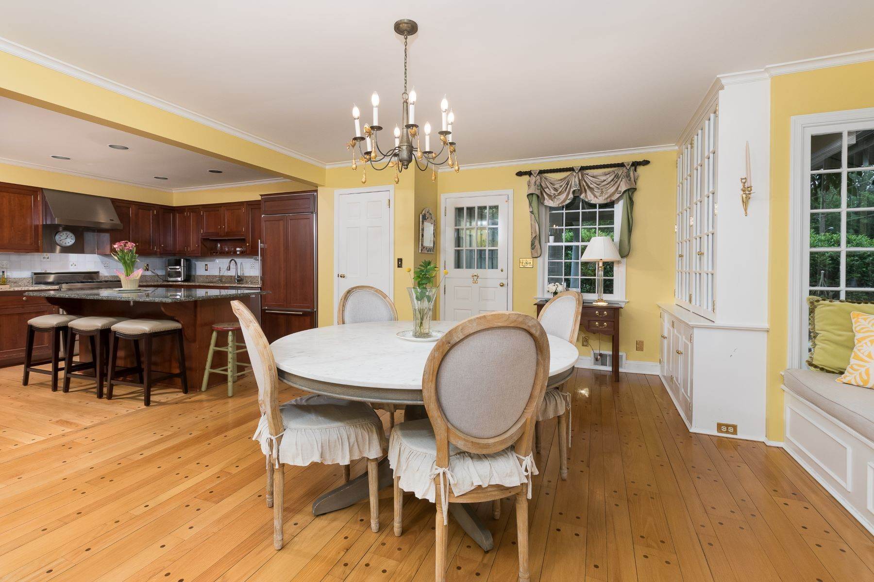 20. Single Family Homes for Sale at Pretty as a Picture, From the Elegant Entry to the Crystal Blue Pool 38 Pardoe Road, Princeton, New Jersey 08540 United States
