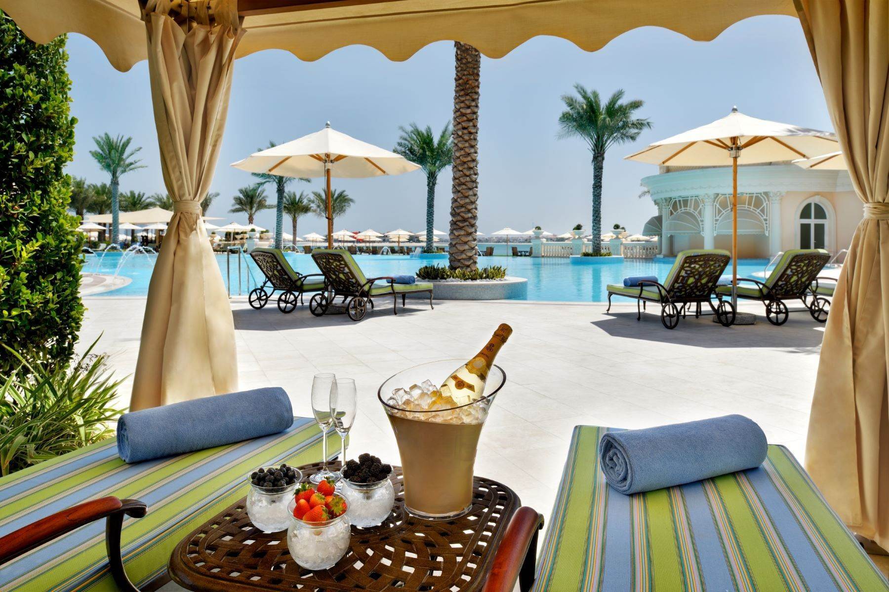 14. Apartments for Sale at An Ultra-luxury Penthouse at Raffles The Palm Dubai, Dubai United Arab Emirates